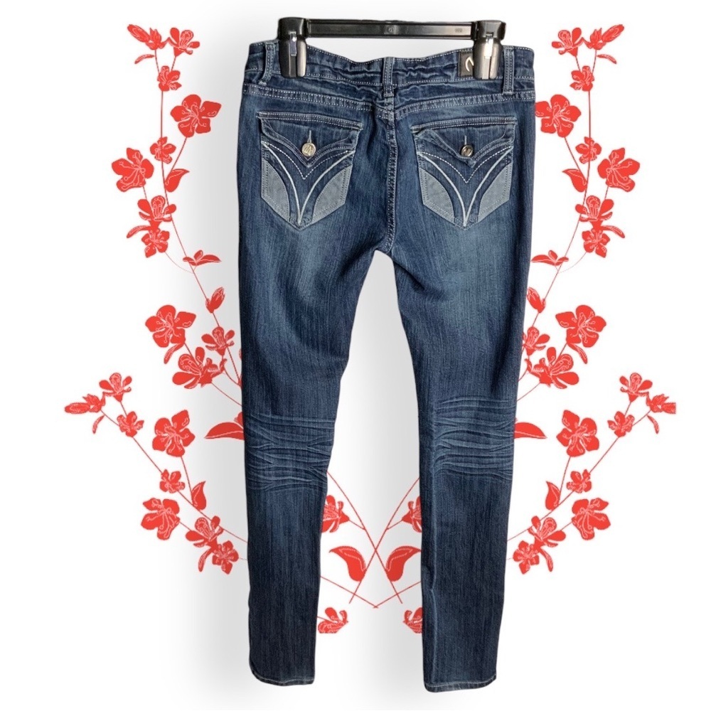 NV Dark Blue Faded Stretchy Jeans w Decorative Back Button Flap Pockets Jrs 11 - Picture 7 of 8